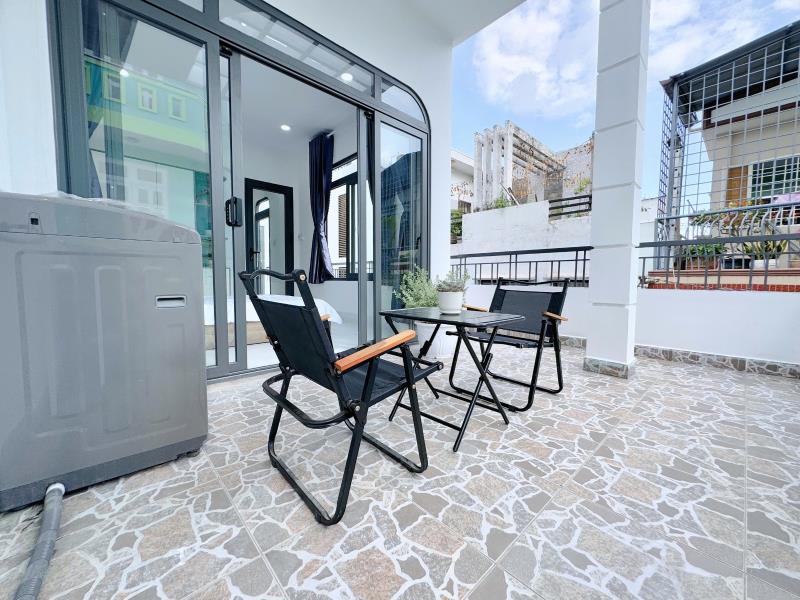 Cho thuê 1pn ban công 40m2 có máy giặt riêng ngay cầu bông - công viên lê văn tám - chợ bà chiểu - đh mở - 3