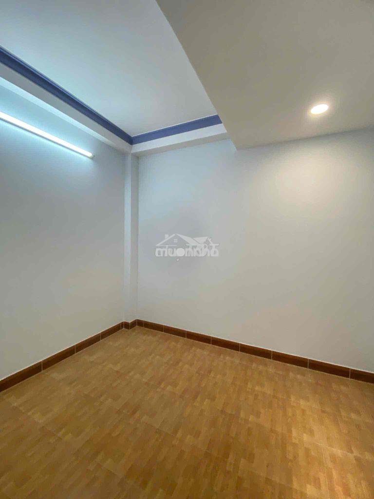 Cho thuê nguyên căn hẻm 87 trần phú p4 q5 - 2