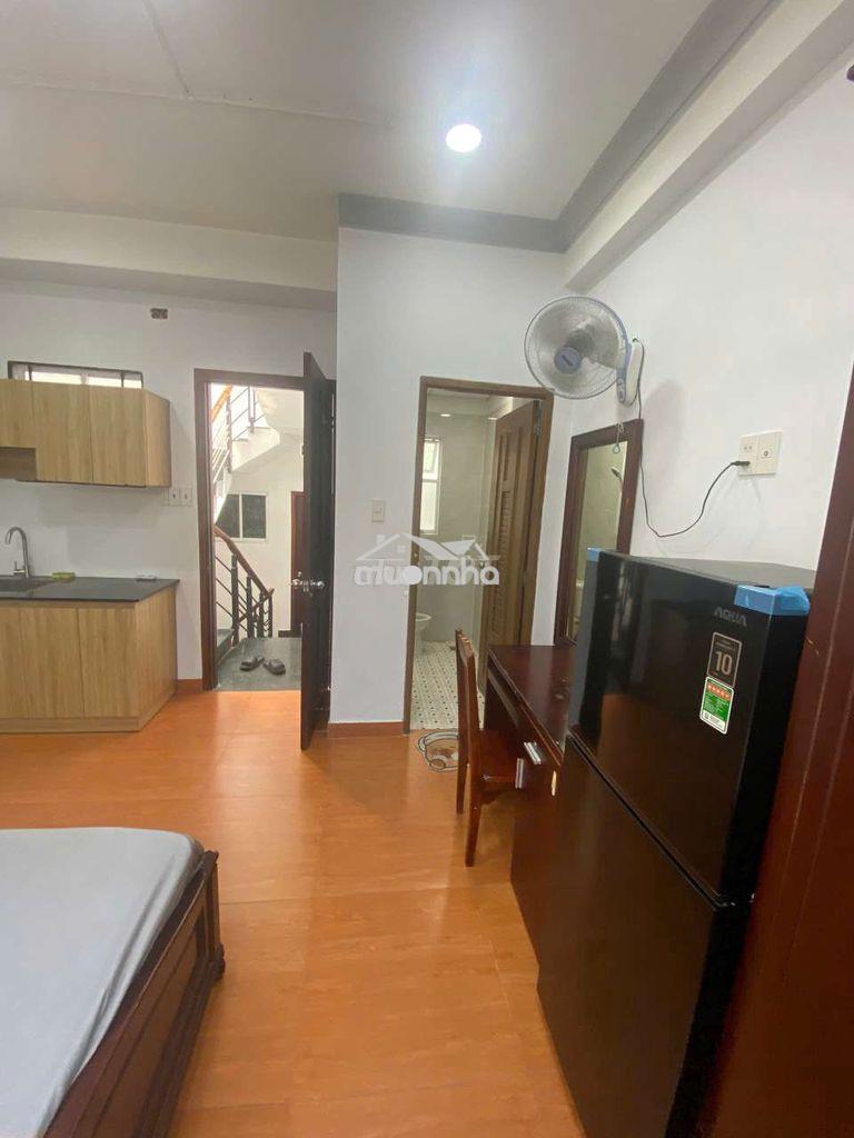 Phòng ở ngay chỉ 5triệu full nội thất _quận 1 - 2