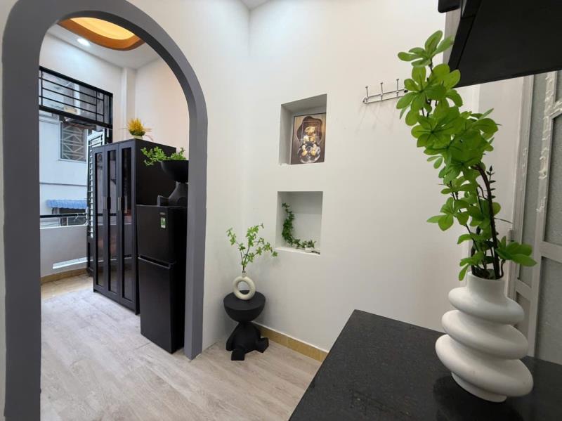 Full nội thất ban công siêu thoáng tách bếp chưa đến 6tr gần đại học kinh tế, kiến trúc, văn lang,… - 3
