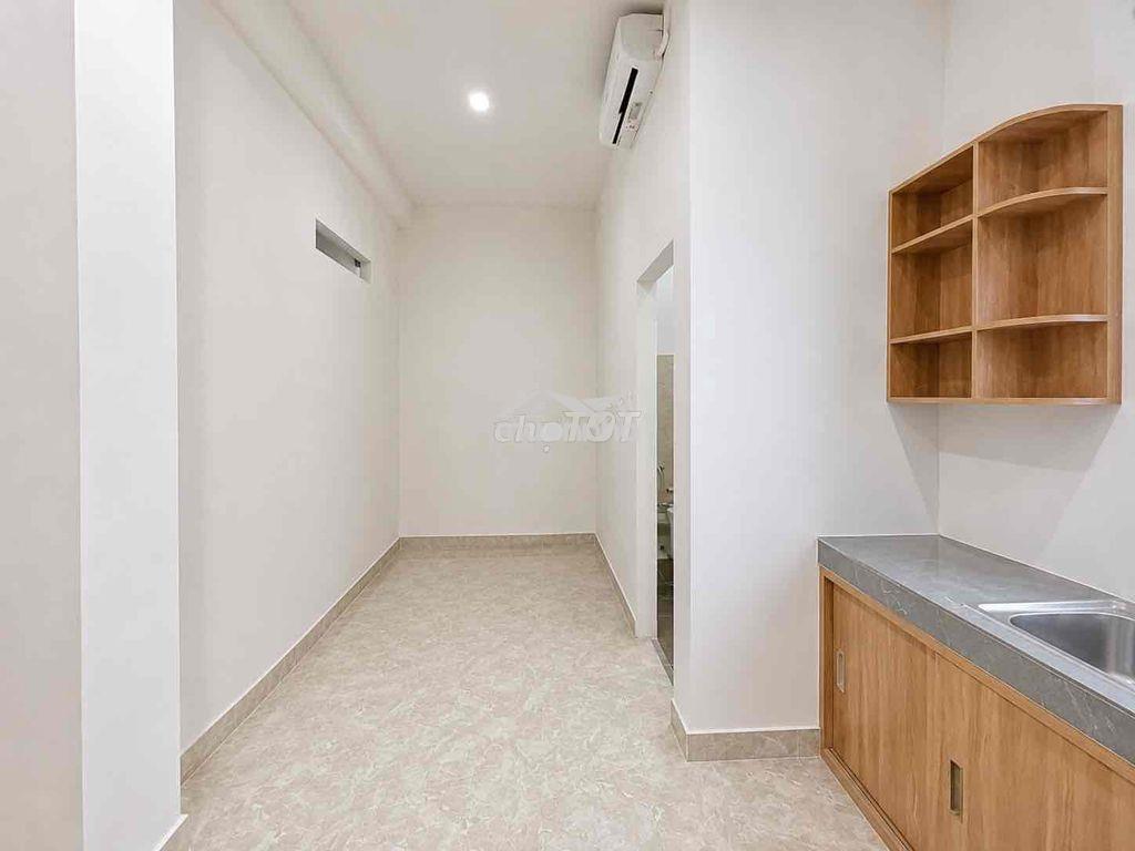 Studio cửa sổ thang máy - 2
