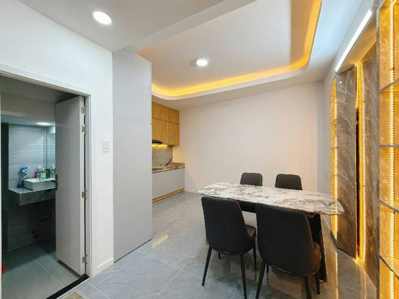 Kế bên phú mỹ hưng - nguyễn thị thập – q.7 – dt: 4.5*12m – 11 tỷ 750 - 4