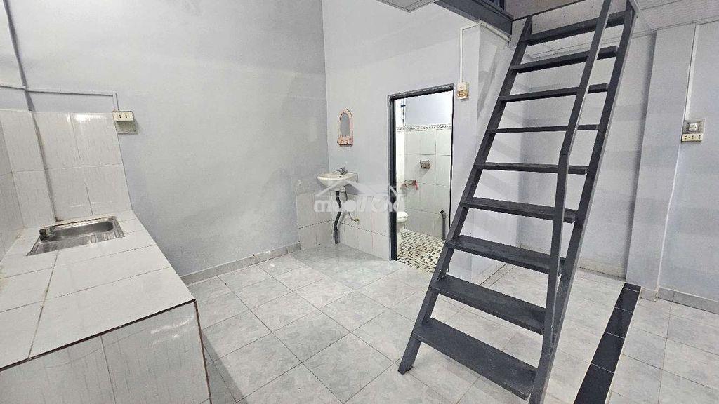 Hẻm xe tải, 4x20, 1gác, 2pn 1wc. - 2