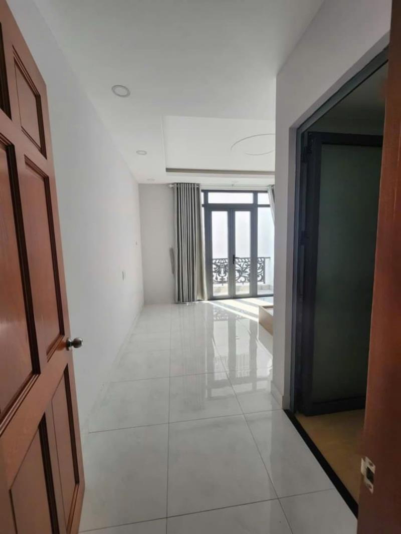 Cho thuê studio ban công 30m2 ngay chợ bà chiểu - trường đại học văn lang - học viện cán bộ tphcm - 2