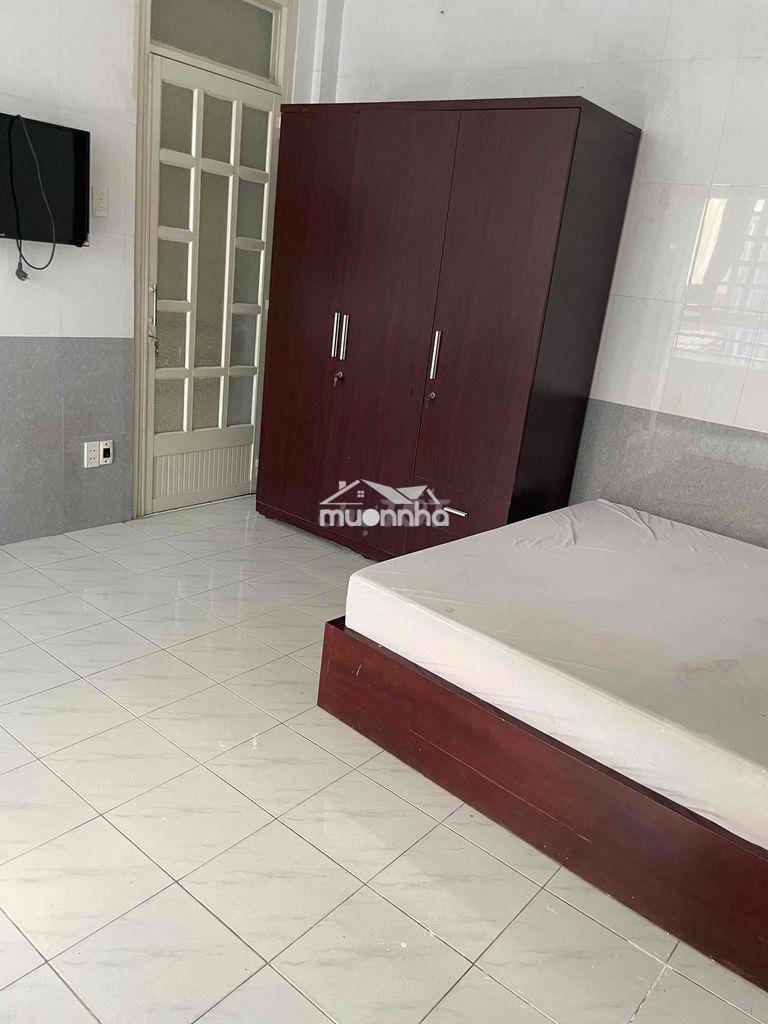 Chính chủ cho thuê phòng ban công ở 98 lê lai bến thành q.1 giá 6,9tr - 2