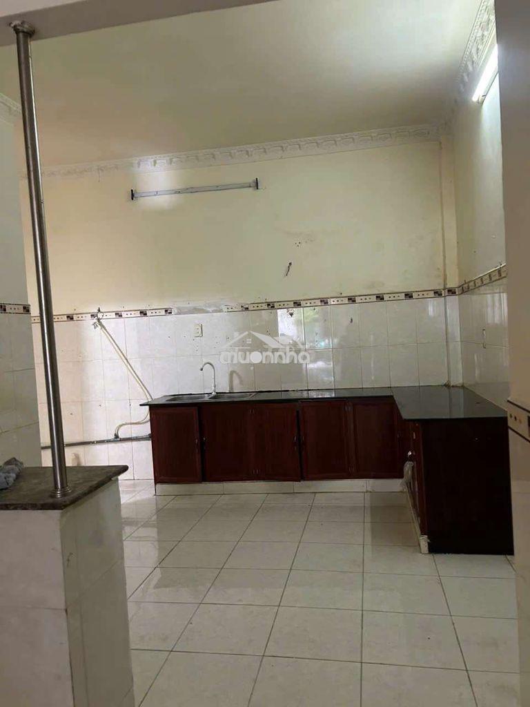 Cho thuê ở lâu dài chủ không lấy lại nhà - 4
