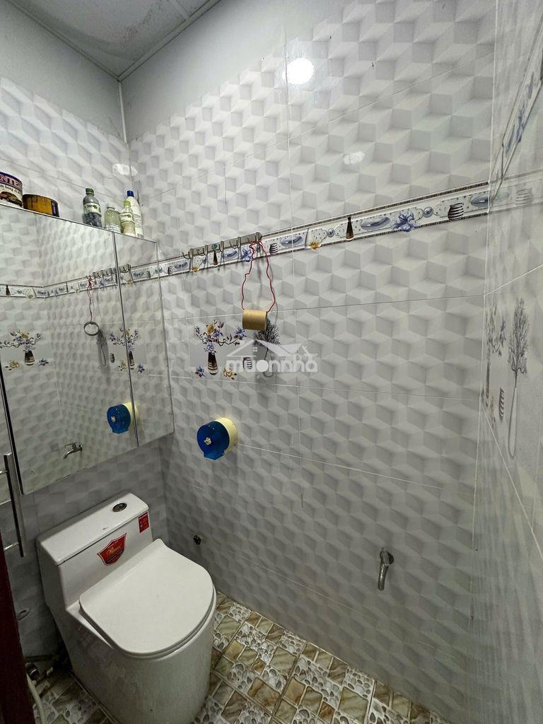 Căn hộ 312 lạc long quân cho thuê 2 phòng lầu 8 giá 8.5 triệu - 4