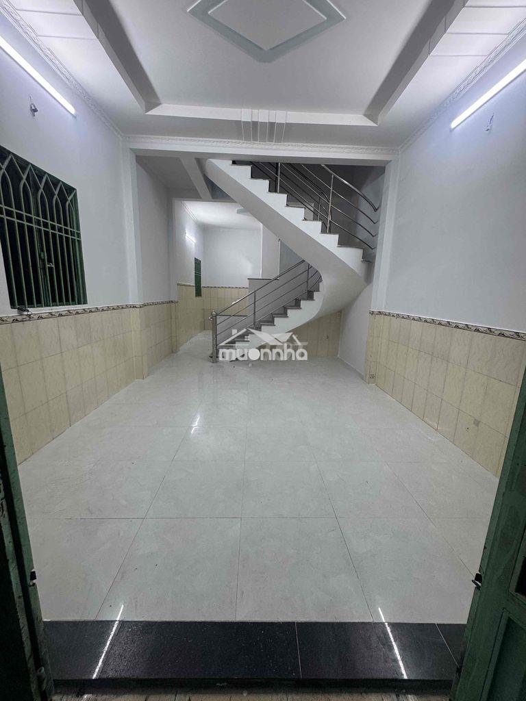 Nhà nguyên căn gần bến xe buýt hiệp thành,q12. 4m x 13m,1tr,1l,2pn,2wc