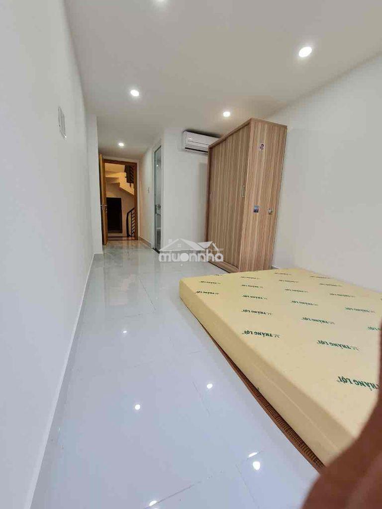 Phòng máy lạng ngay gần đại học luật q4 - Ảnh 3