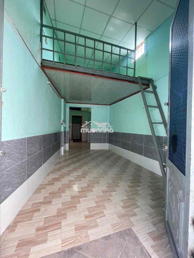 Nhà thuê sạch sẽ bà điểm 1 gác suốt
