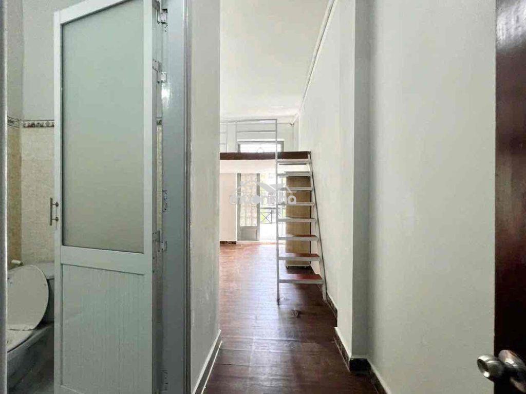 Duplex ở được 4 người ngay trung tâm q3 - Ảnh 4