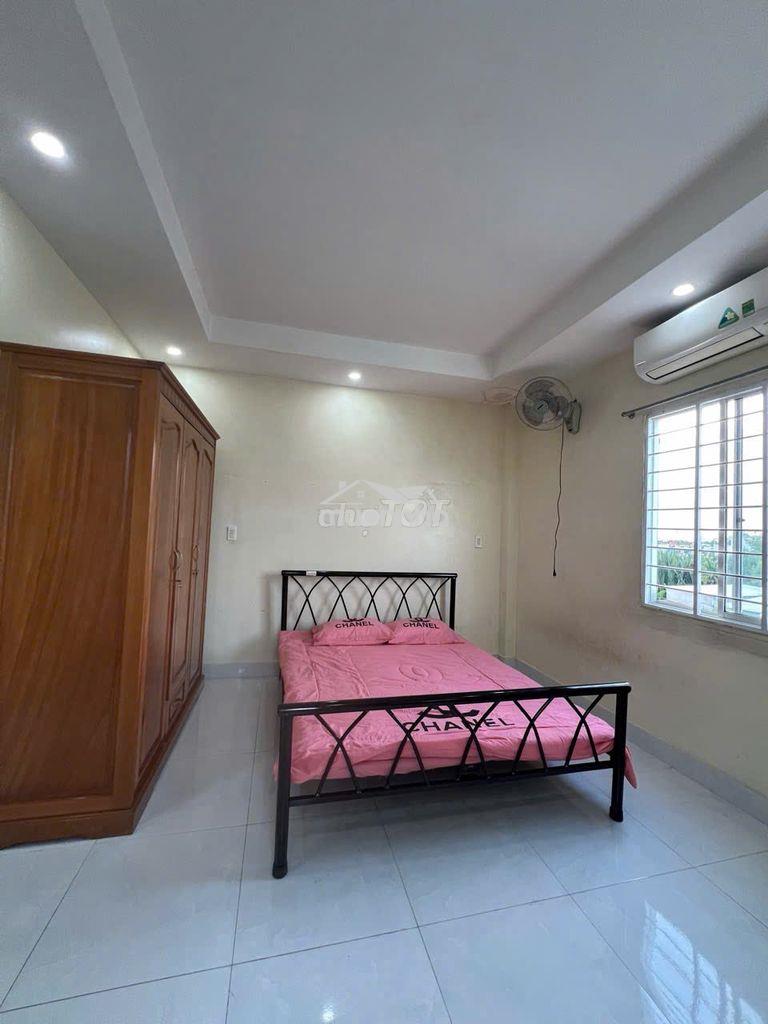 Cho thuê chdv phòng bancony toilet riêng lê văn lương, giá 3.5  - 3