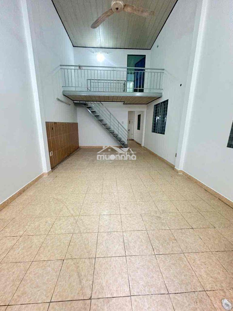 Cho thuê nhà hẻm võ thành trang p10 tân bình. dt: 5m4 x 14m trệt lững