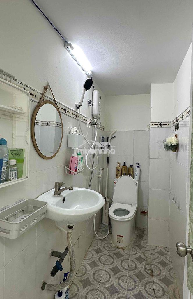 Phòng tầng 1 - 2 triệu - full nội thất cơ bản - giờ giấc tự do (chỉ nữ - 4