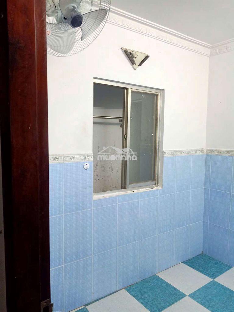 P lầu 2 , cửa sổ có gác,wc riêng,q5,q10,q1, gần nhiều trường đại học  - Ảnh 2