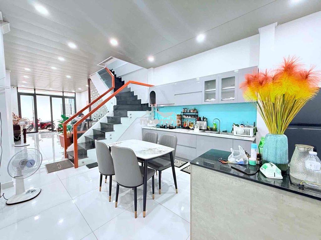 Nhà đẹp 4x19 - hẻm 4m trịnh đình trọng - 2 tầng - giáp q11 - 2