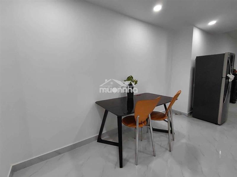 Tìm nữ sinh viên ở ghép 