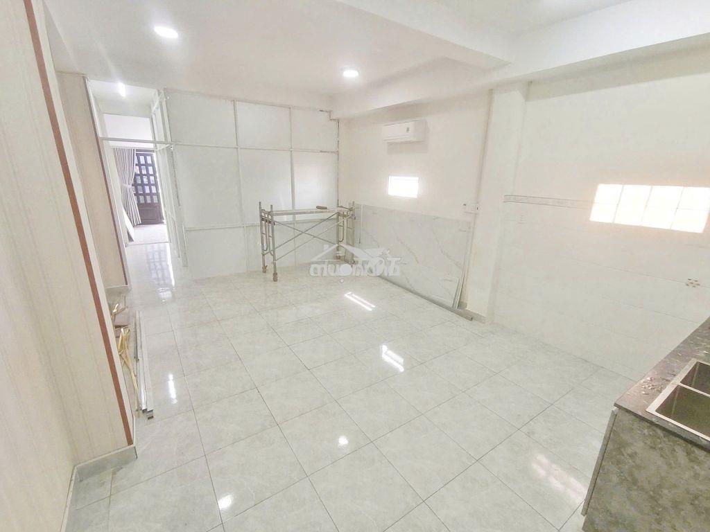 Văn phòng cho thuê mặt tiền đường cộng hòa gần etown đối diện sân bay - 2