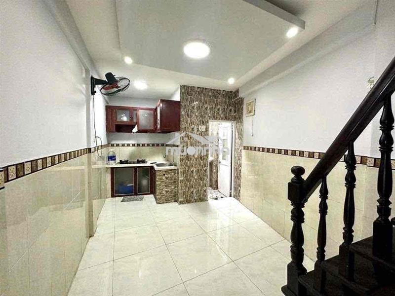 Nhà nguyên căn 2pn đường thích quảng đức p4 quận pn