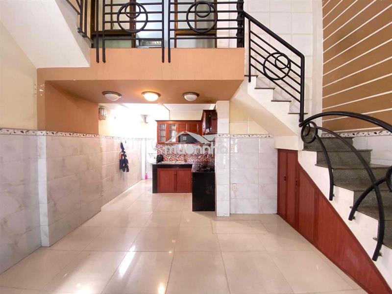 Nguyên căn 4pn phú nhuận. có sân thượng