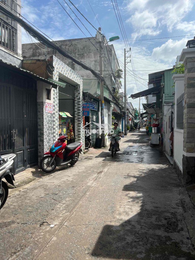 Cho thuê nhà mt hẻm ô tô htp nhà bè