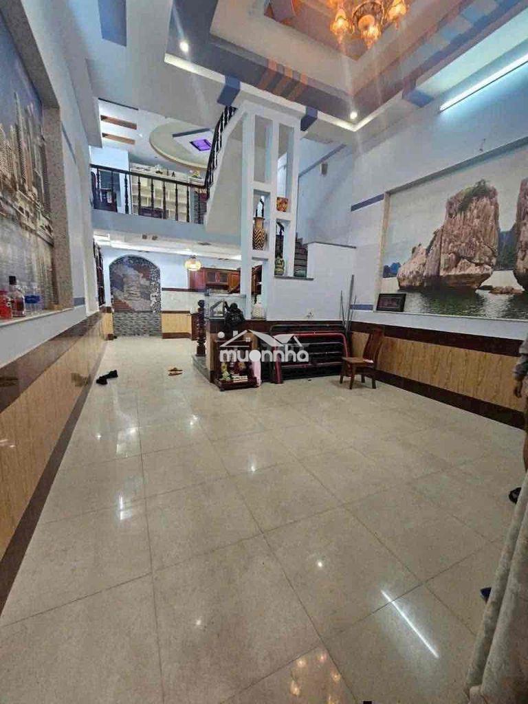 Cho thuê nhà trệt lững gần làng đại học
