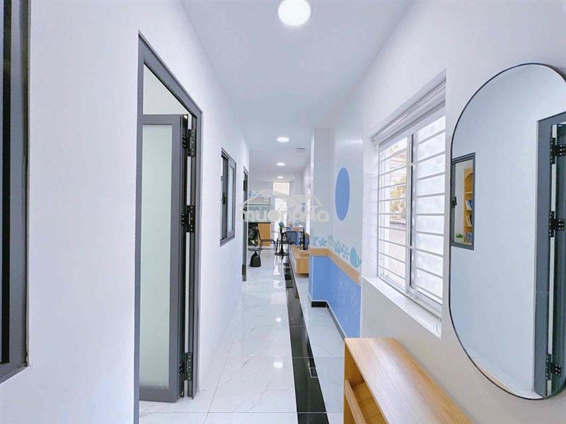 Căn hộ 3 phòng ngủ full nội thất nằm ngay mặt tiền nguyễn xí gần vicom