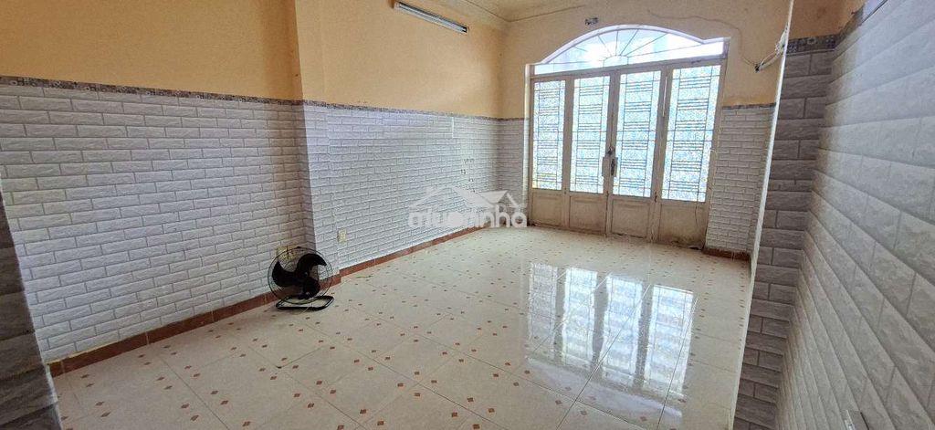 Cho thuê phòng, giá sinh viên, gần trường đại học ueh - Ảnh 3