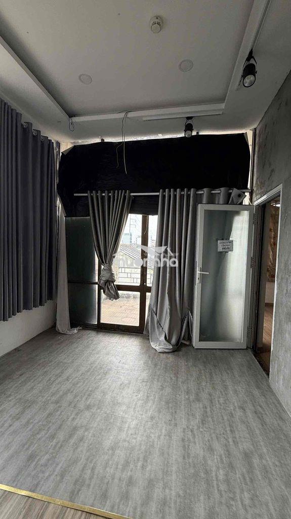 Nhà mt kd 637b âu cơ, dt: 6 x 16m - 3 lầu ( 8 pn ) giá: 26,5 tr/ tháng - 2