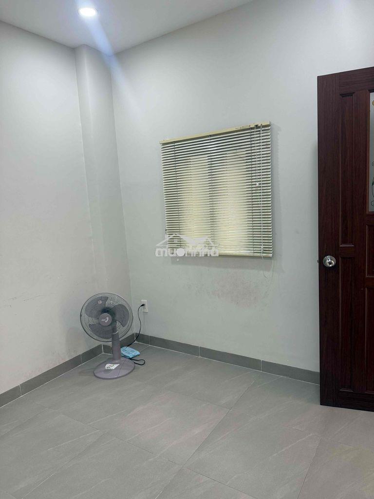 Cho nữ thuê phòng còn trống 3tr5 ưu tiên 1 chiếc xe - Ảnh 3