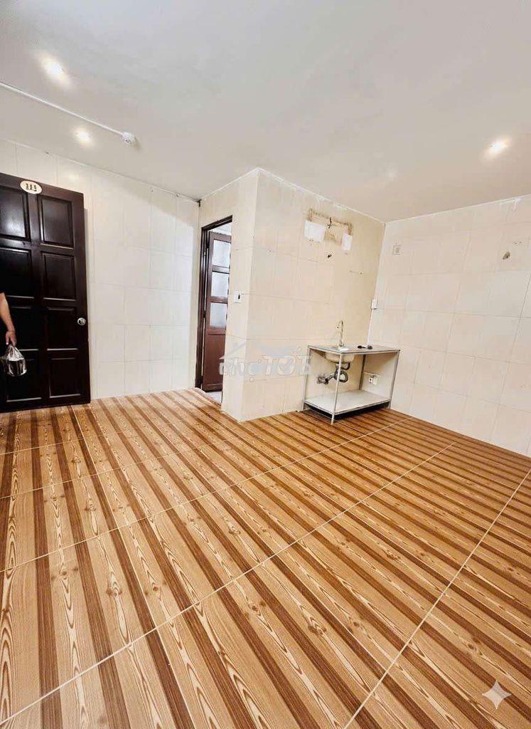 Trống 1 phòng 2tr3 ở 1 người ngay giáo xứ lạc quang