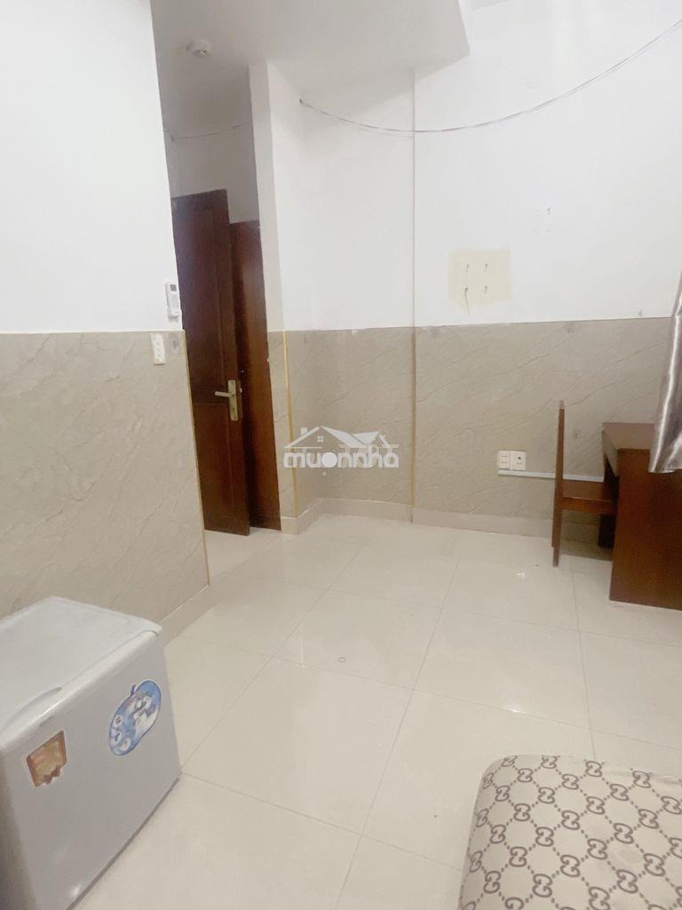 Phòng q10 20m² full nội thất, thang máy, cửa sổ lớn | cao thắng