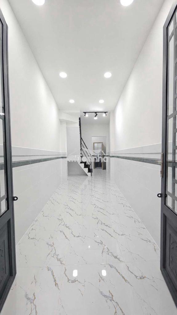 Nhà đẹp giá tốt ngay trung tâm tiện đi lại 