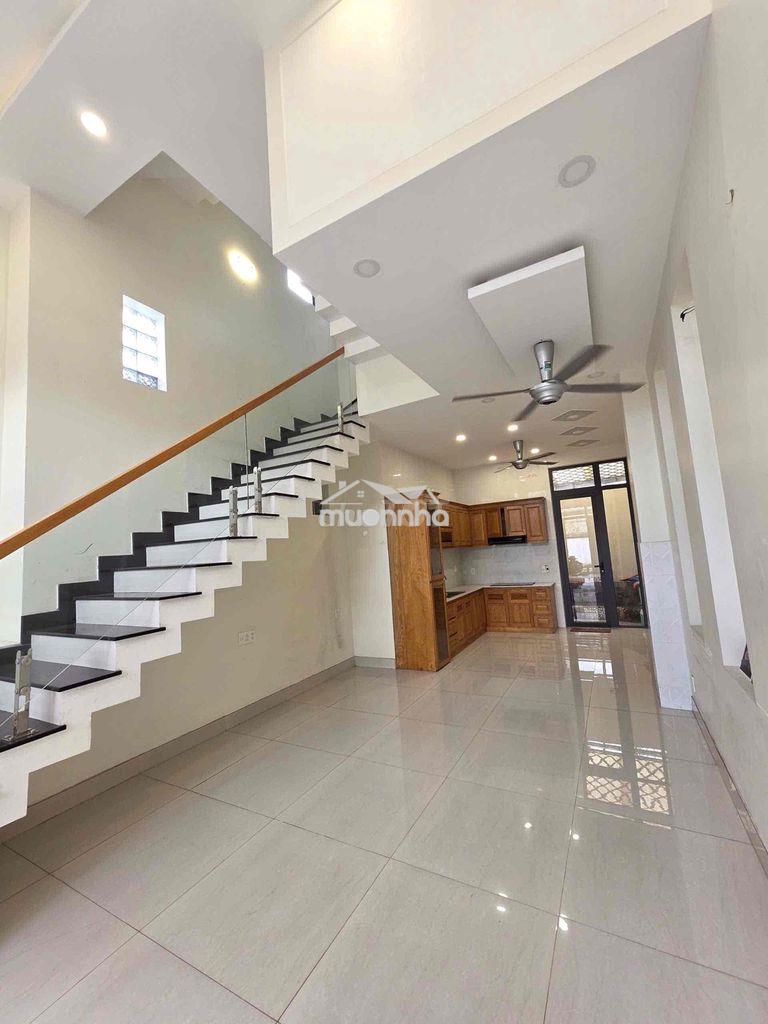 Nhà mới ngay ngã tư thủ đức 4pn hẻm xe tải