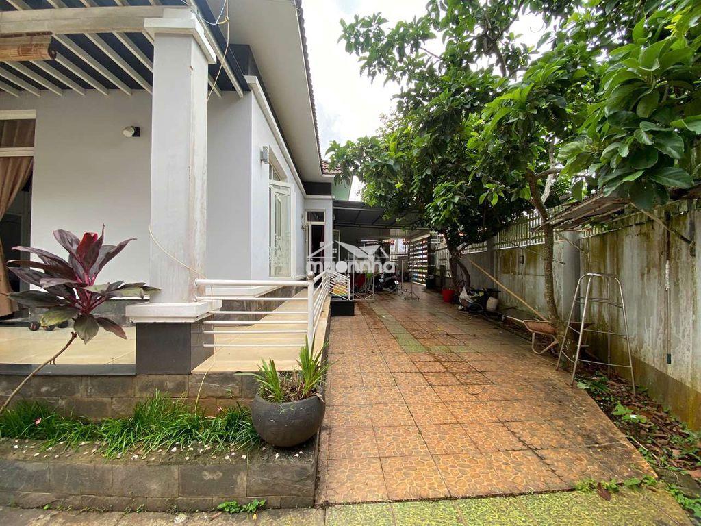 Bán biệt thự mái thái 3 mặt tiền đường nhựa - 1490m2  - 3