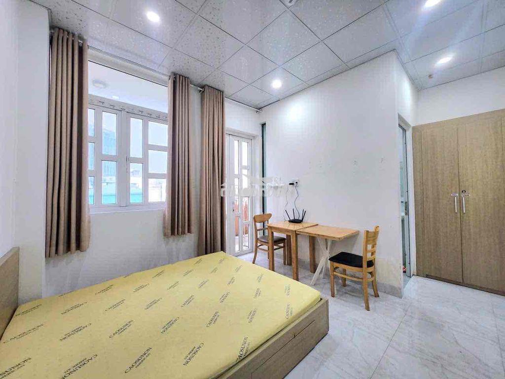 Phòng ban công_mặt tiền_thang máy_hầm xe_gần đh mở_isb_ueh_cv lê văn 8 - Ảnh 4