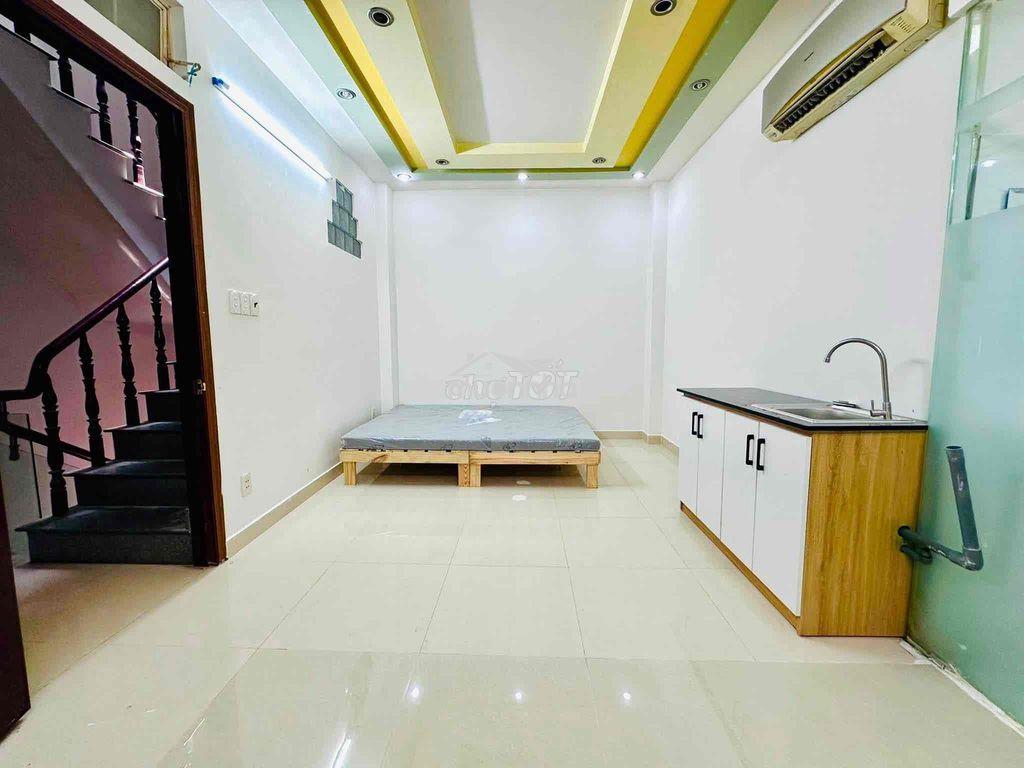 Còn 1 phòng mới  27m2 - full nội thất , sát đại học kinh tế , quận 10 - Ảnh 2