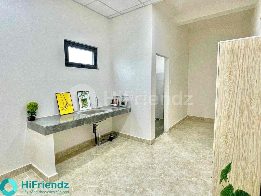 Studio cửa sổ thang máy - 3