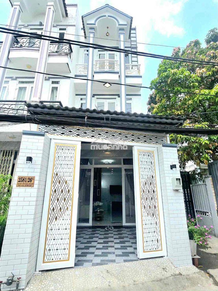 🔥 🔥 Nhà mặt tiền xe hơi ,xe hơi ngủ trong nhà, gần phú mỹ hưng quận 🔥