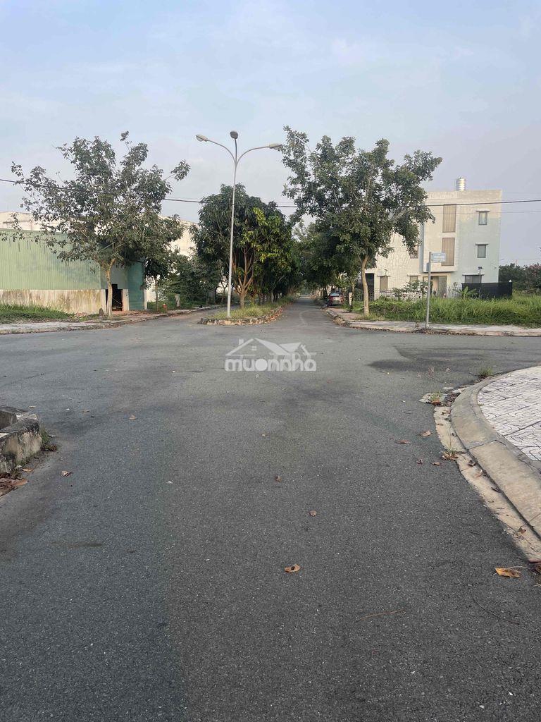 Cần bán rẻ lô đất làng sen - 2