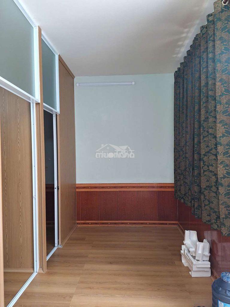 🏠🏠 Cho thuê nhà hẻm bg đường lê hồng phong, p2, q5
- dt 5m×8m - 4
