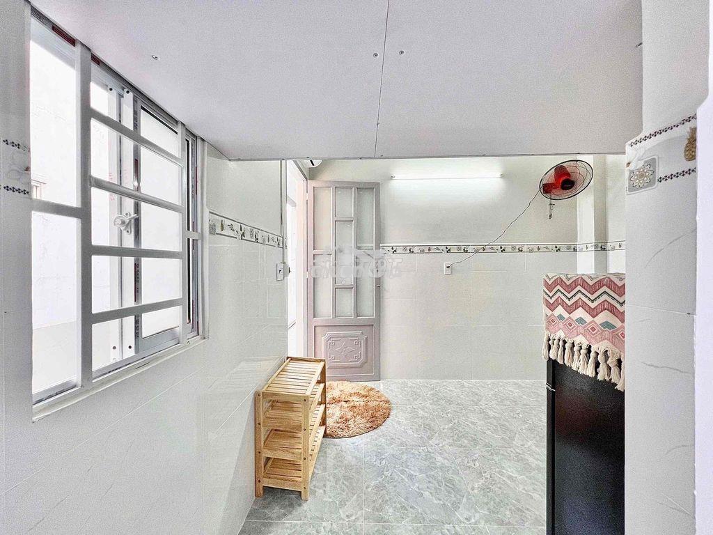 Phòng duplex thang máy ngay đường hoa phượng giao phan xích long - Ảnh 4