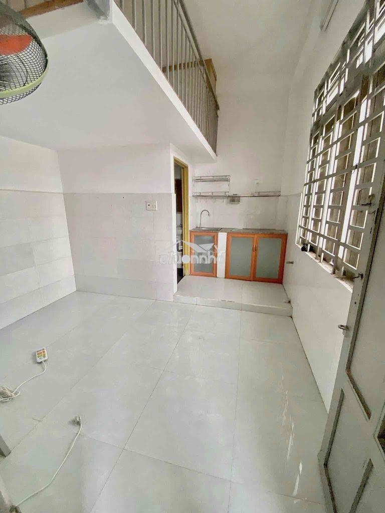 Còn ít phòng cửa sổ trời cho sv huit - lê trọng tấn - Ảnh 2