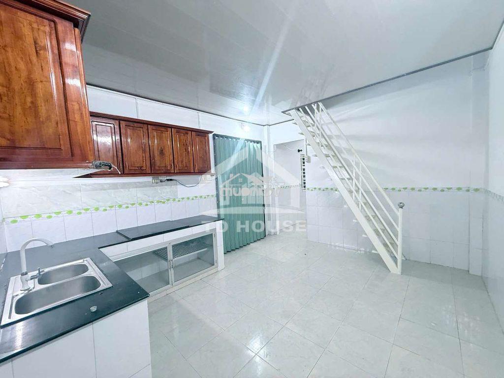 Cho thuê nhà trệt lững 2pn lô ô tô 4m - 4