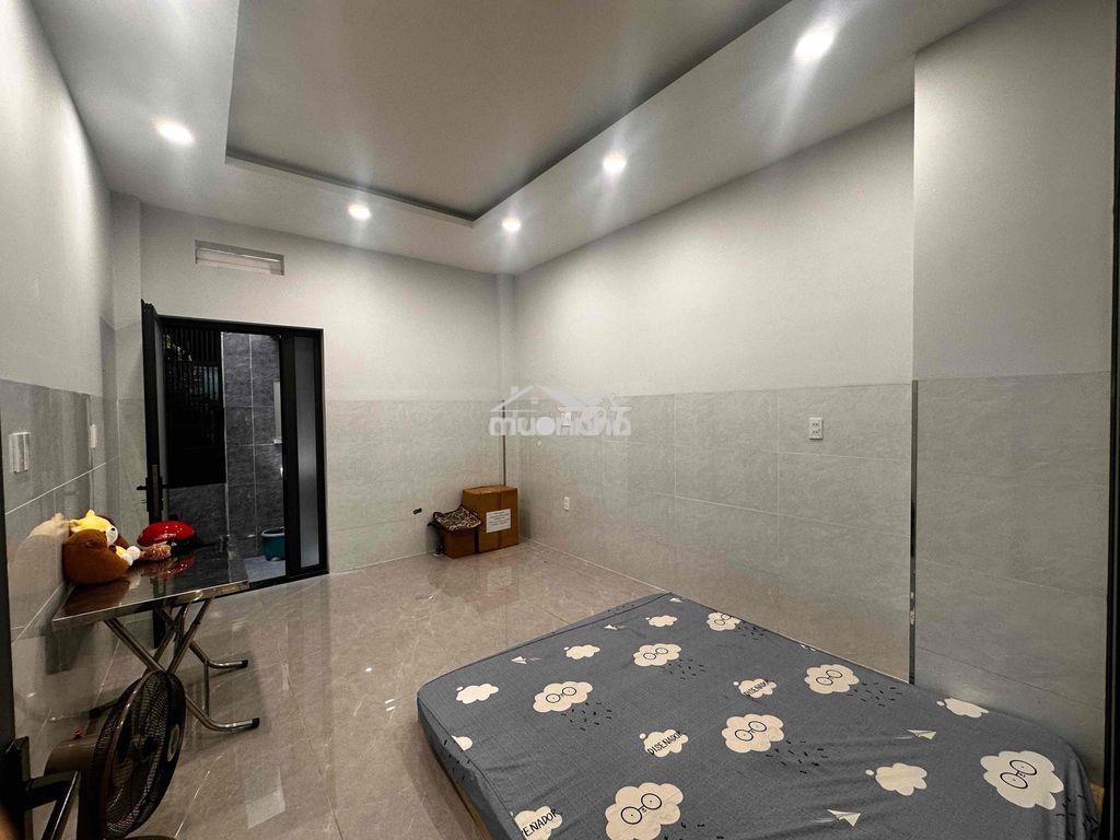 Phòng 20m² tầng trệt có giếng trời – gần sân bay t3 – 5,6 triệu/tháng - Ảnh 4
