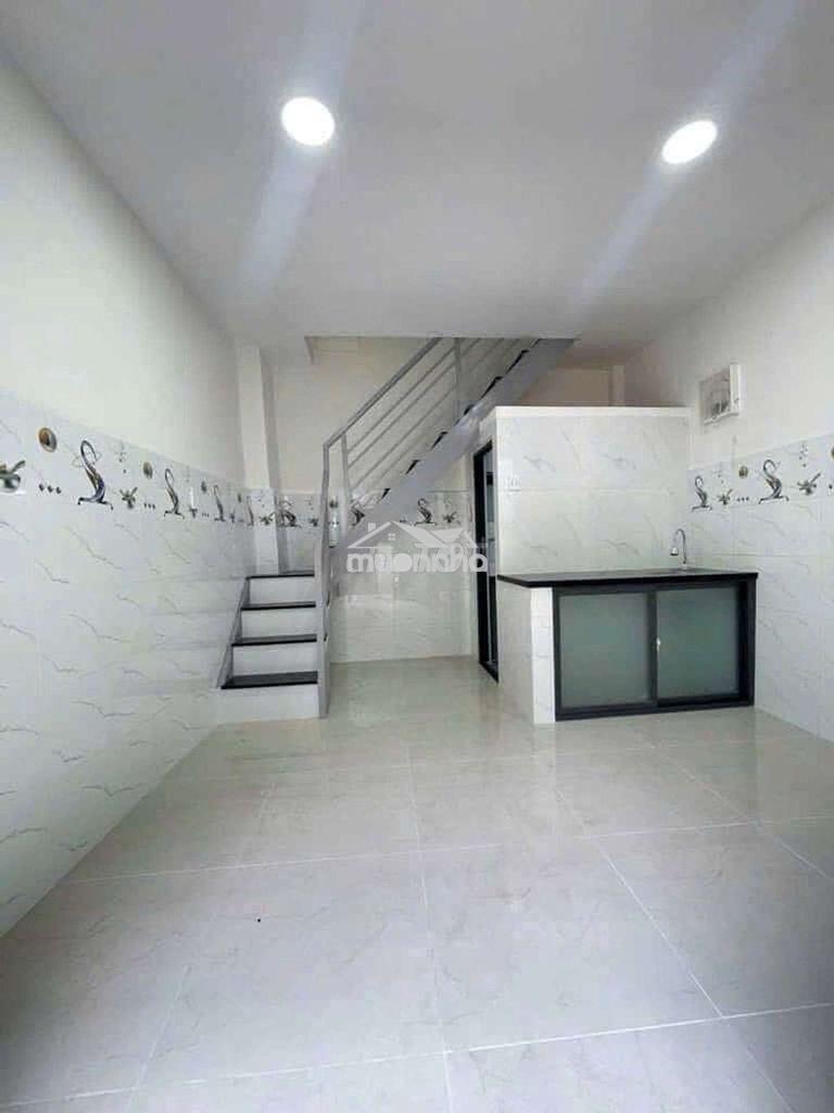 Nhỉnh 2t có nhà bthanh lô góc 2 tầng shr vuông a4 hẻm oto thông - 2