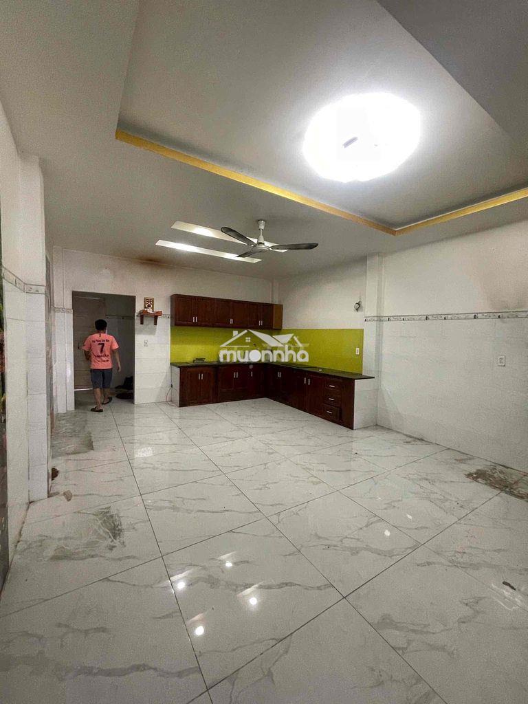 Cho thuê nhà 2 tầng mặt tiền kinh doanh sát ngã tư thủ đức - 3