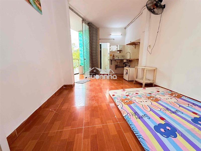 Phòng cho thuê view bờ kè ban công nt căn bản ko chung chủ