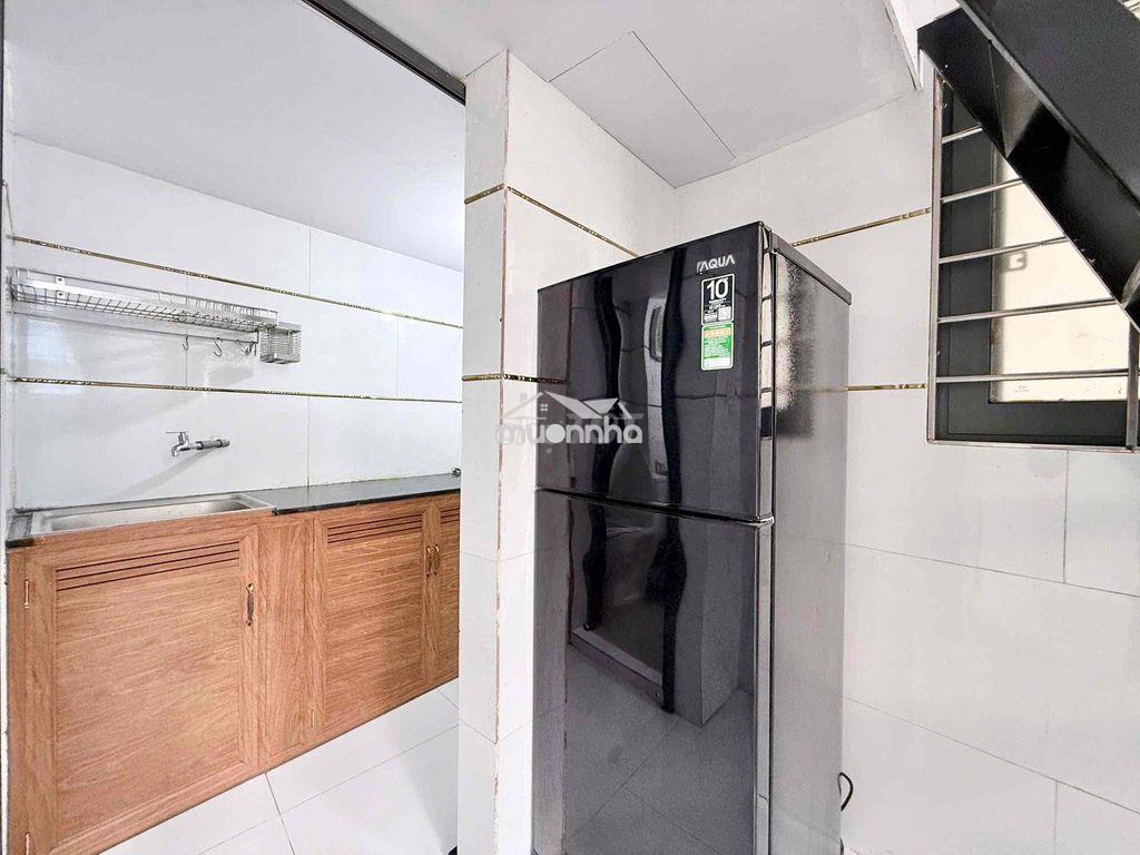 Phòng gác cao giá rẻ ban công ngay sân bay , công viên gia định - 3