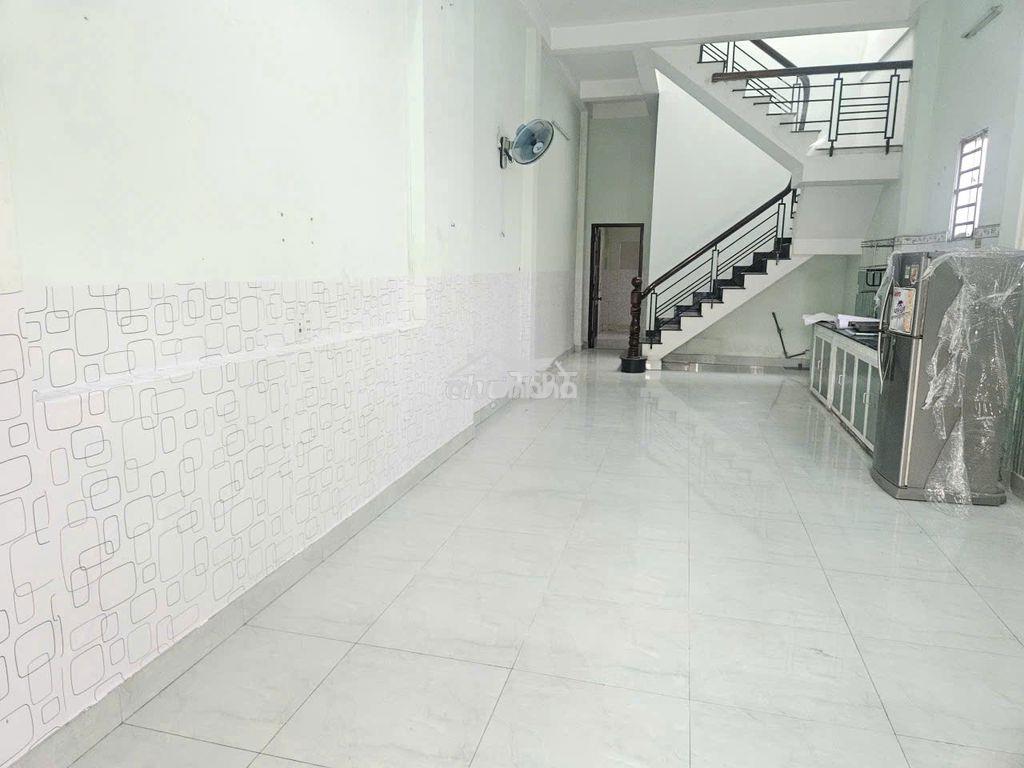 Nhà nguyên căn rộng rãi - 2